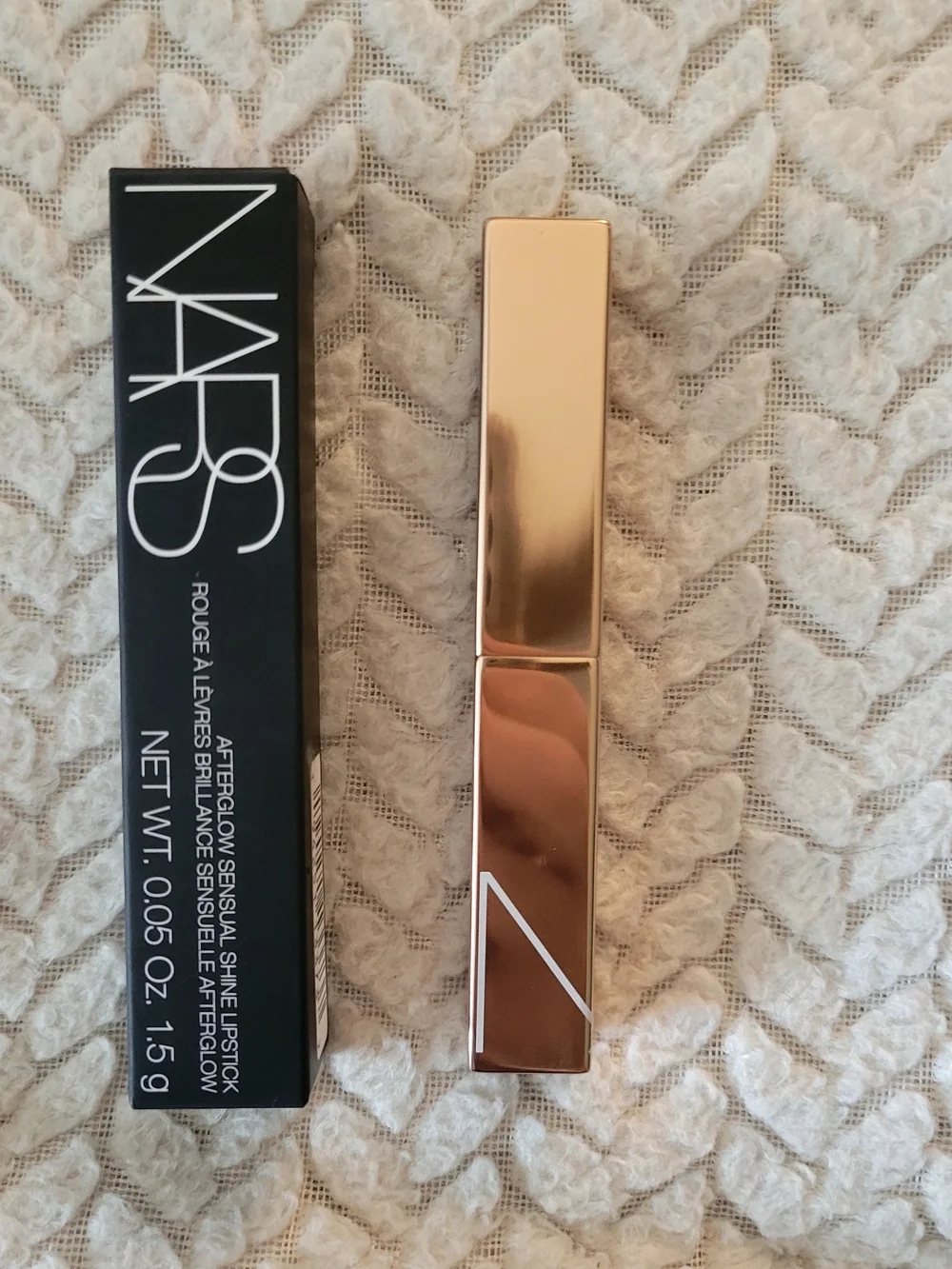 NARS Afterglow Sensual Shine Lipstick - Turned On Berry Red New In Box